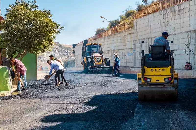  HBB YOL ÇALIŞMALARI İLE GÜVENLİ ULAŞIM İMKÂNI SAĞLIYOR 