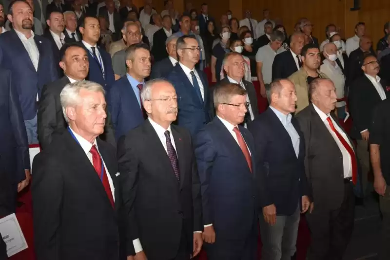 GELECEK PARTİSİ GENEL BAŞKANI AHMET DAVUTOĞLU'NUN HÜR DÜŞÜNCE HAREKETİ'NİN GENEL KURULUNA KATILDI 