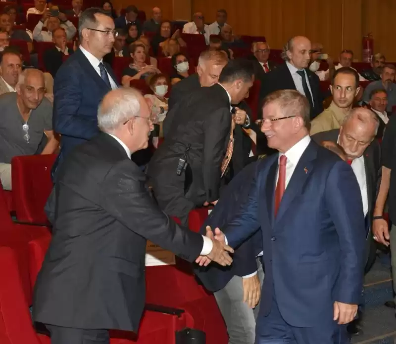 GELECEK PARTİSİ GENEL BAŞKANI AHMET DAVUTOĞLU'NUN HÜR DÜŞÜNCE HAREKETİ'NİN GENEL KURULUNA KATILDI