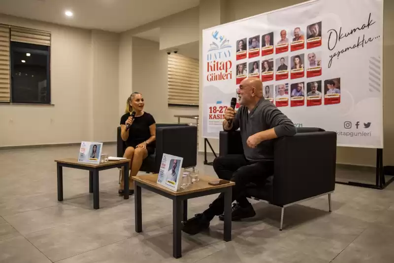 USTA OYUNCU VE YAZAR ERCAN KESAL HATAYLI SEVENLERİ İLE BULUŞTU