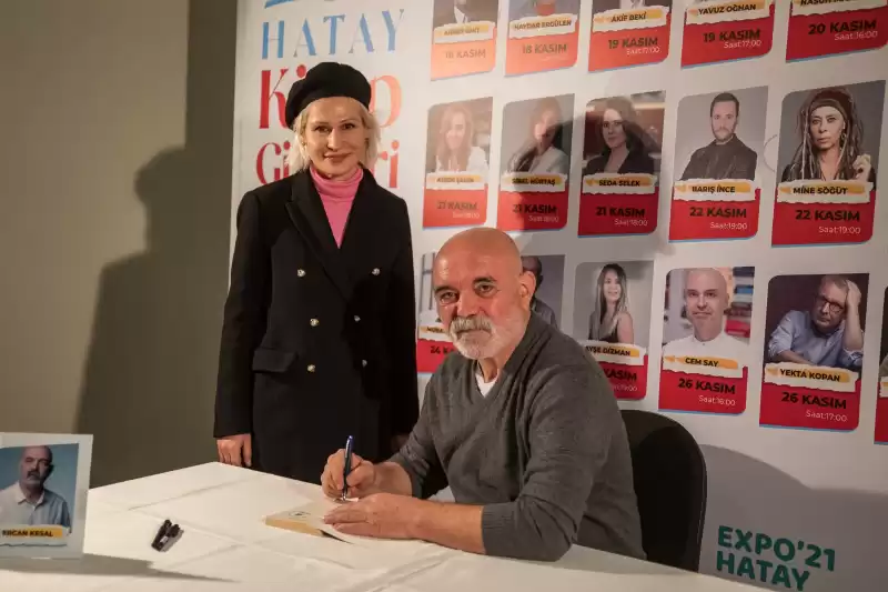 USTA OYUNCU VE YAZAR ERCAN KESAL HATAYLI SEVENLERİ İLE BULUŞTU