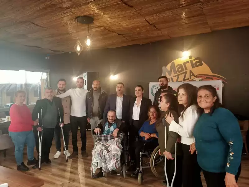 Deva Partisi Defne İlçe Başkanı Av. Nidal Hüzmeli 3 Aralık Dünya Engelliler Günü Kapsamında Düzenlenen Etkinlikte Engelsiz Yurttaşları Yalnız Bırakmadı.