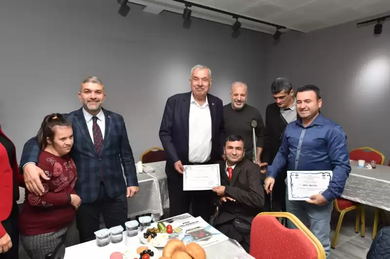 3 Aralık Dünya Engelliler Günü’nde Konuşan Başkan Yılmaz; “BİRBİRİMİZİ SEVMEYE, BİRLİK İÇERİSİNDE YAŞAMAYA ENGEL YOK”