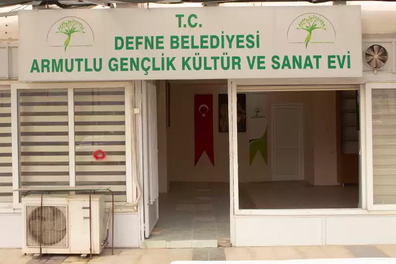 ARMUTLU GENÇLİK KÜLTÜR VE SANAT MERKEZİ YENİ KURSİYERLERİNİ BEKLİYOR