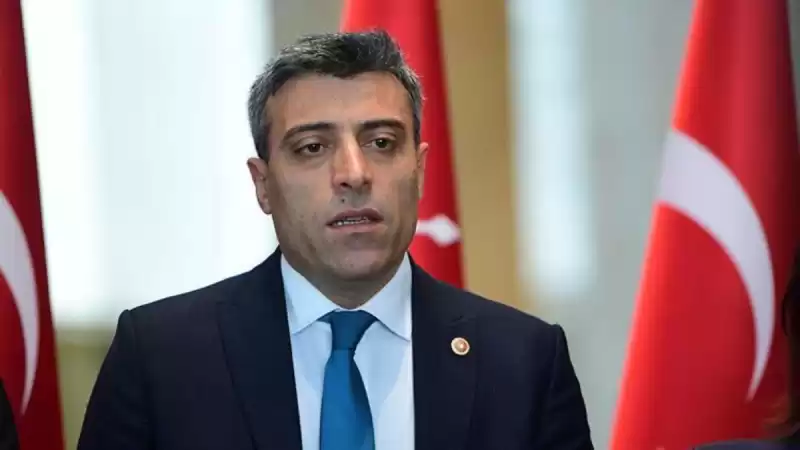 YENİLİK PARTİSİ GENEL BAŞKANI ÖZTÜRK YILMAZ OFİSİNDE BIÇAKLI SALDIRIYA UGRADI!