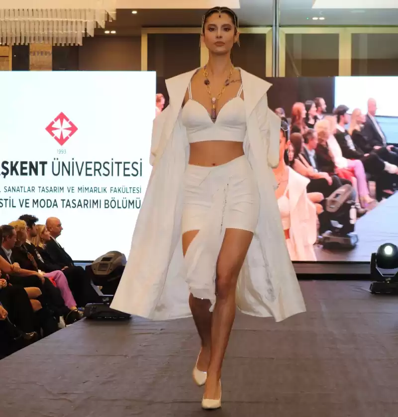 MODELS OF TURKEY GÜZELLİK YARIŞMASI GECEYE DAMGA VURDU