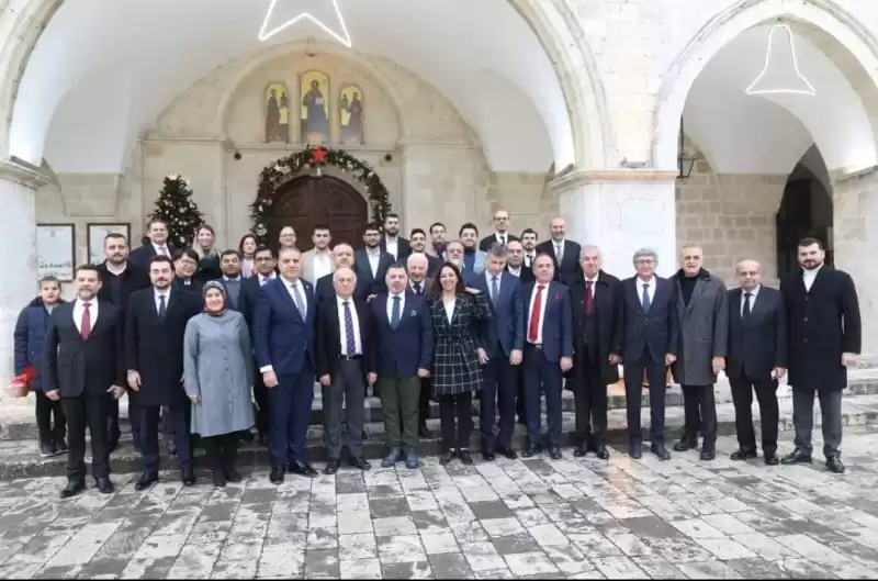 CHP VE AK PARTİ NOEL BAYRAMI KUTLAMALARINA KATILDI