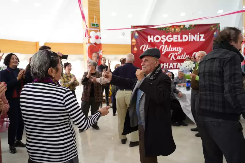 HBB HUZUREVİ SAKİNLERİNİ YENİ YIL ÖNCESİ YALNIZ BIRAKMADI