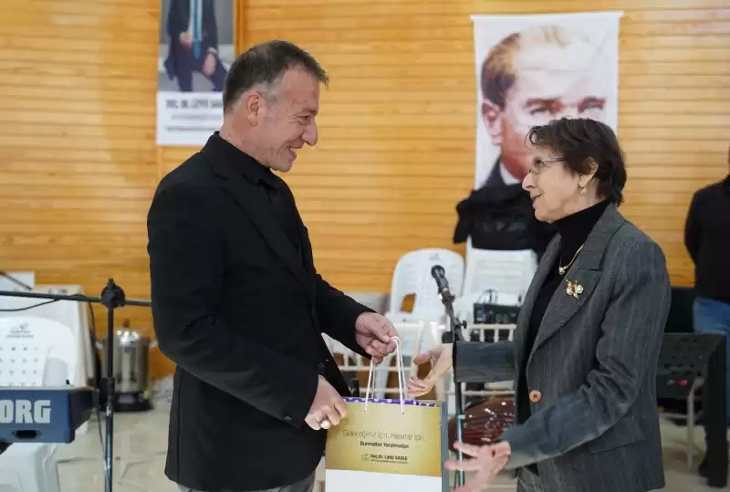 HBB HUZUREVİ SAKİNLERİNİ YENİ YIL ÖNCESİ YALNIZ BIRAKMADI