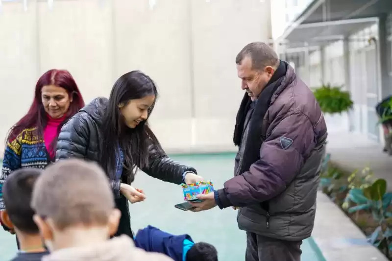TAYVAN’LI YUN YUN TSAİ EĞİTİM MOLASINI TAYVAN KÜLTÜR MERKEZİNDE VERDİ.