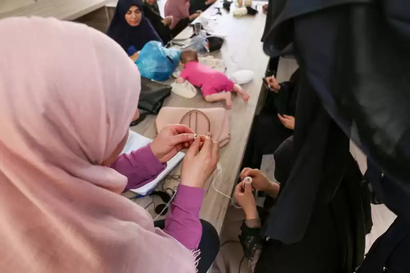 TAYVAN KÜLTÜR MERKEZİ KADINLARINDAN EL SANATLARI ESİNTİLERİ.