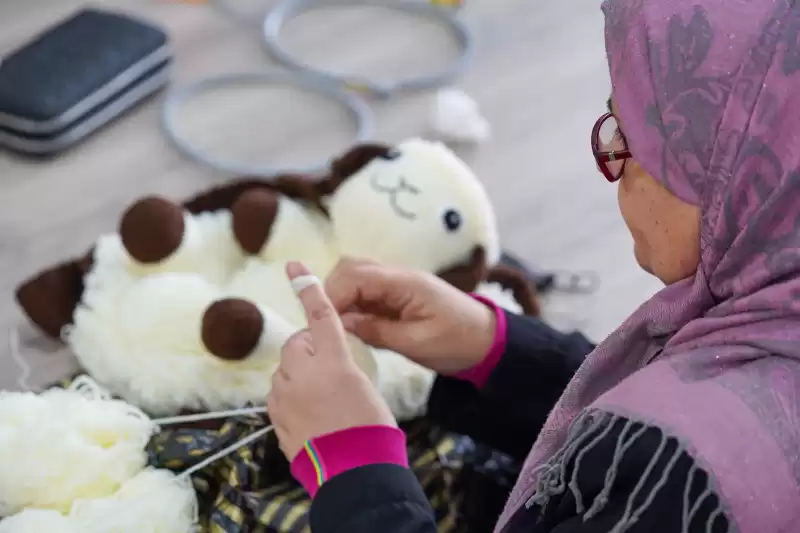 TAYVAN KÜLTÜR MERKEZİ KADINLARINDAN EL SANATLARI ESİNTİLERİ.