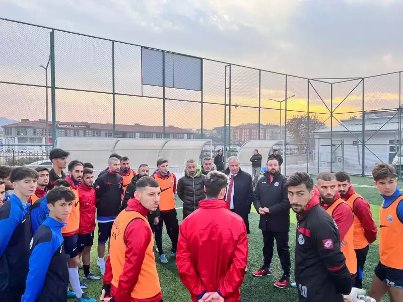 BAŞKAN YILMAZ FUTBOLCULARLA BİRARAYA GELDİ