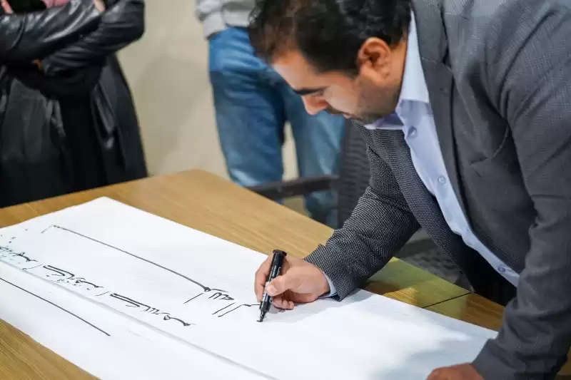 TAYVAN KÜLTÜR MERKEZİ. HAT SANATÇISI HER ŞEY SEVMEKLE BAŞLAR.