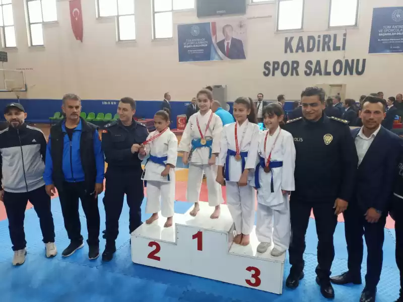 ANTAKYA BELEDİYESİ KARATE TAKIMINDAN BÜYÜK BAŞARI