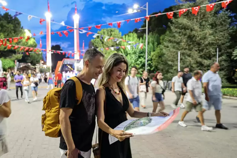 92. İzmir Enternasyonal Fuarı Ziyaretçilerini Bekliyor