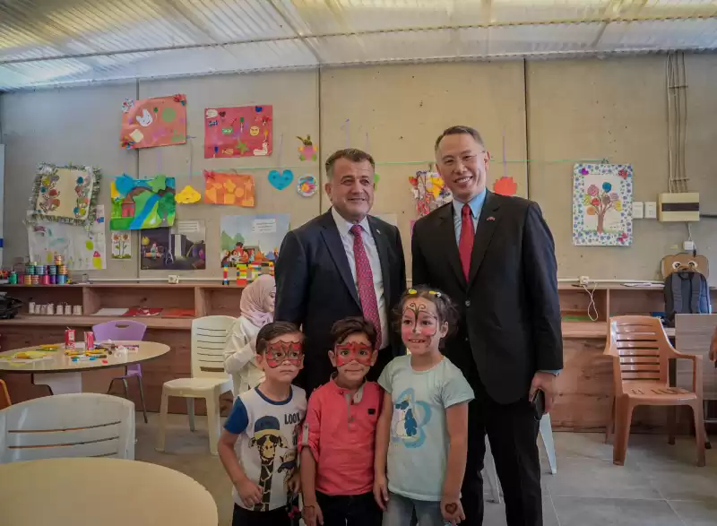 TAYVAN BÜYÜK ELÇİLİĞİ 4 ÜNİTEYİ REYHANLI BELEDİYESİNE BAĞIŞ YAPTI