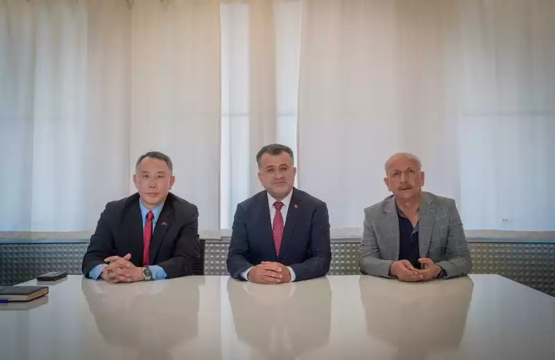 TAYVAN BÜYÜK ELÇİLİĞİ 4 ÜNİTEYİ REYHANLI BELEDİYESİNE BAĞIŞ YAPTI