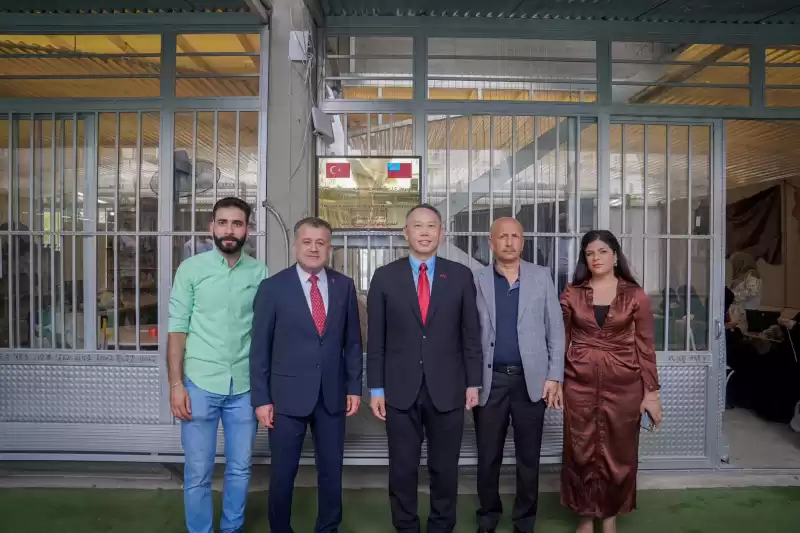 TAYVAN BÜYÜK ELÇİLİĞİ 4 ÜNİTEYİ REYHANLI BELEDİYESİNE BAĞIŞ YAPTI