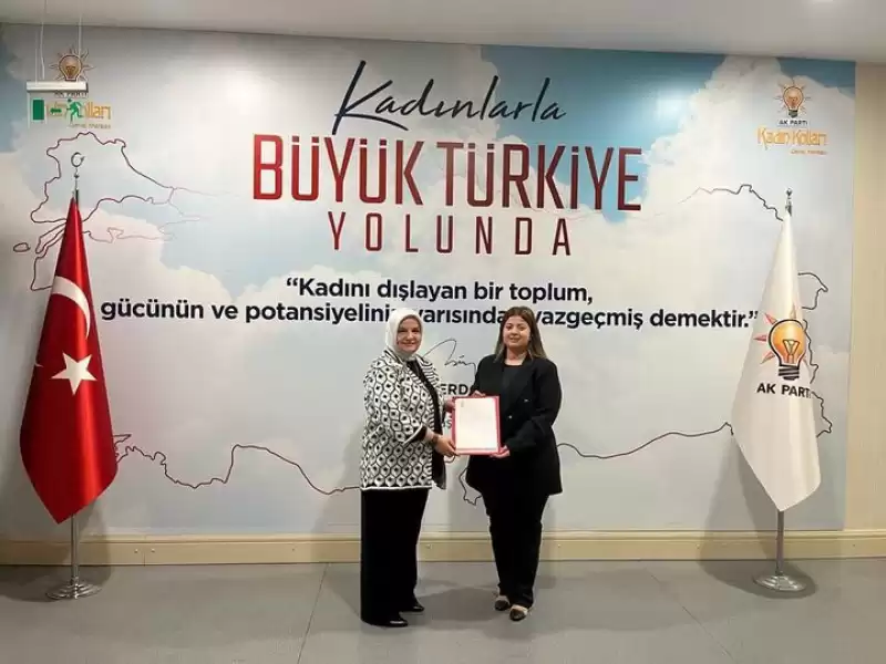 AK KADINLARDA BAYRAK DEĞİŞİMİ