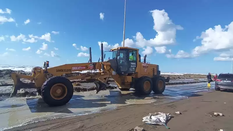 SAMANDAĞ BELEDİYESİ EKİPLERİ SU TAŞKINLARINA ANINDA MÜDAHALE ETTİ.