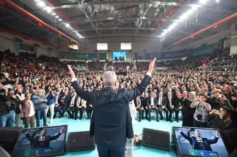 Öntürk, Değerli Babası Bekir Öntürk’ü Kırıkhan Mezarlığı’nda Ziyaret Ederek Başkanlık Yolculuğuna çıkmadan önce Dualarıyla Helallik Istedi.