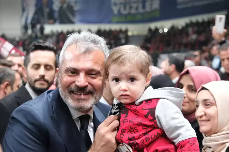 Öntürk, Değerli Babası Bekir Öntürk’ü Kırıkhan Mezarlığı’nda Ziyaret Ederek Başkanlık Yolculuğuna çıkmadan önce Dualarıyla Helallik Istedi.