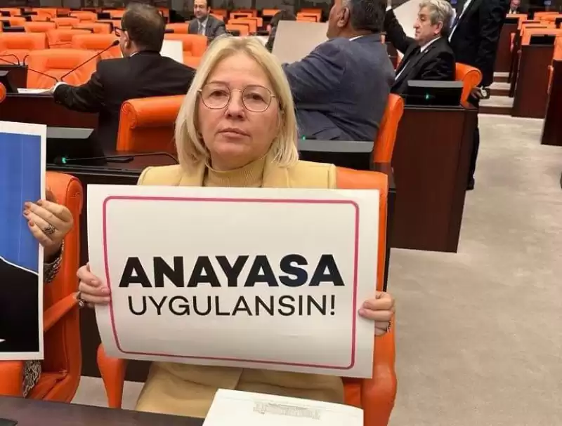 DEMOKRASİ VE HUKUK DEVLETİ İLKELERİ ÇİĞNENDİ