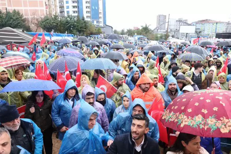 “DİK DUR EĞİLME HATAY HALKI SENİNLE” SLOGANLARIYLA LÜTFÜ SAVAŞ’A DESTEKLER   DEVAM EDİYOR