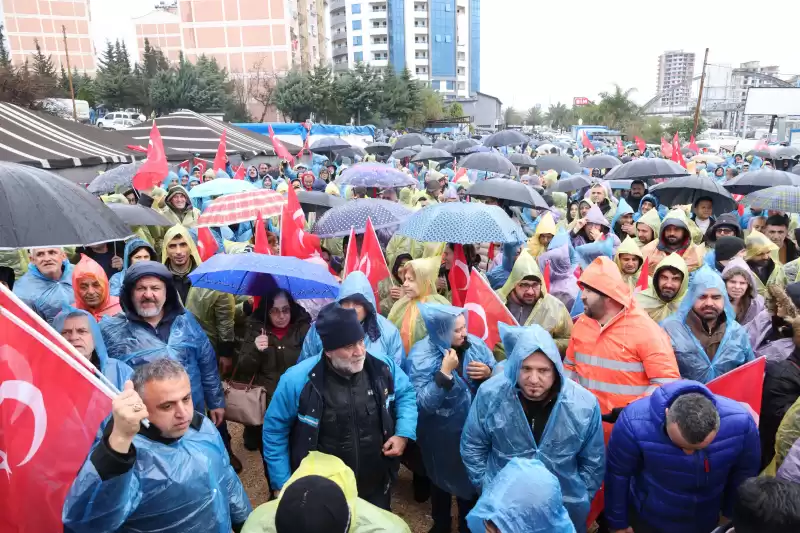 “DİK DUR EĞİLME HATAY HALKI SENİNLE” SLOGANLARIYLA LÜTFÜ SAVAŞ’A DESTEKLER   DEVAM EDİYOR