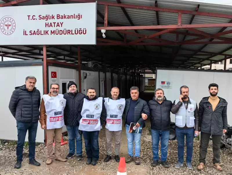 “ Deprem Bölgesinde Çalışan Sağlık Çalışanları Halen Can Çekişiyor  ” 