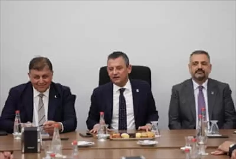 CHP Genel Başkanı Özel'den Başkanlar Zirvesi