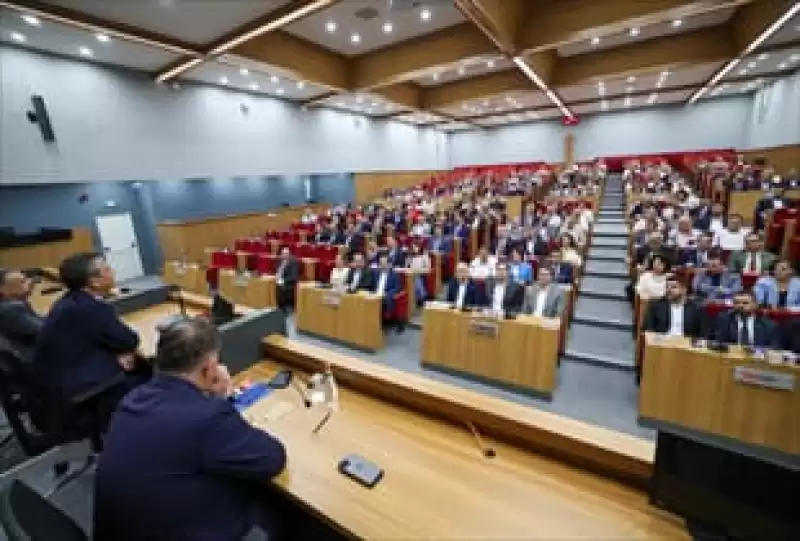 CHP Genel Başkanı Özel'den Başkanlar Zirvesi