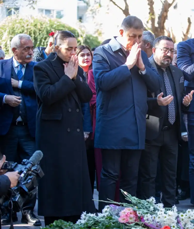 Zübeyde Hanım’a Duygusal Anma