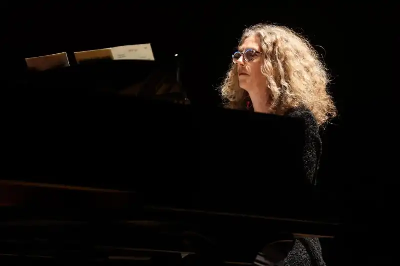 İki Piyano, Iki Kültür: AASSM’de Duygusal Konser