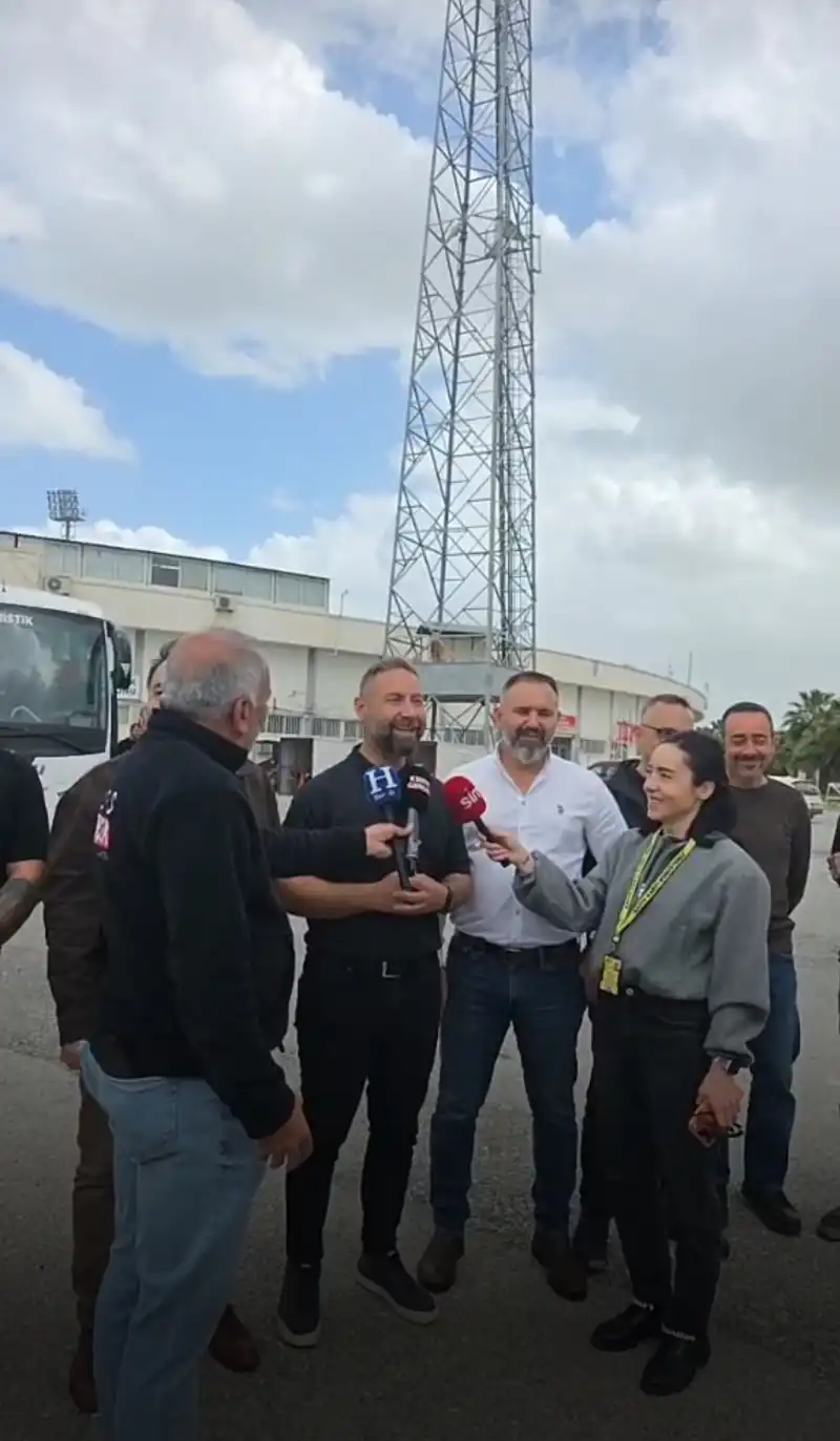 SENDİKALARIN ROTALARI DEĞİŞTİ: PROTESTO HAVAALANINDAN ÜSTEL’İN EVİNE YÖNELDİ
